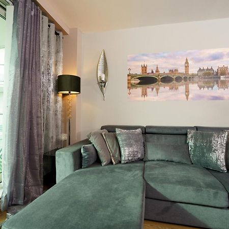 St George Wharf Apartment London Bagian luar foto