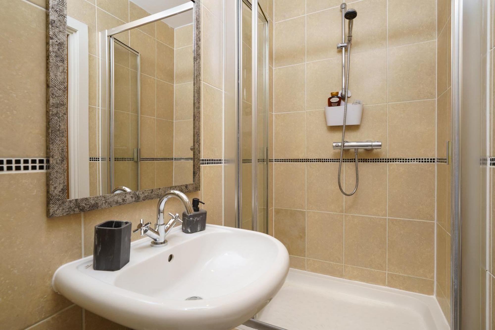 St George Wharf Apartment London Bagian luar foto