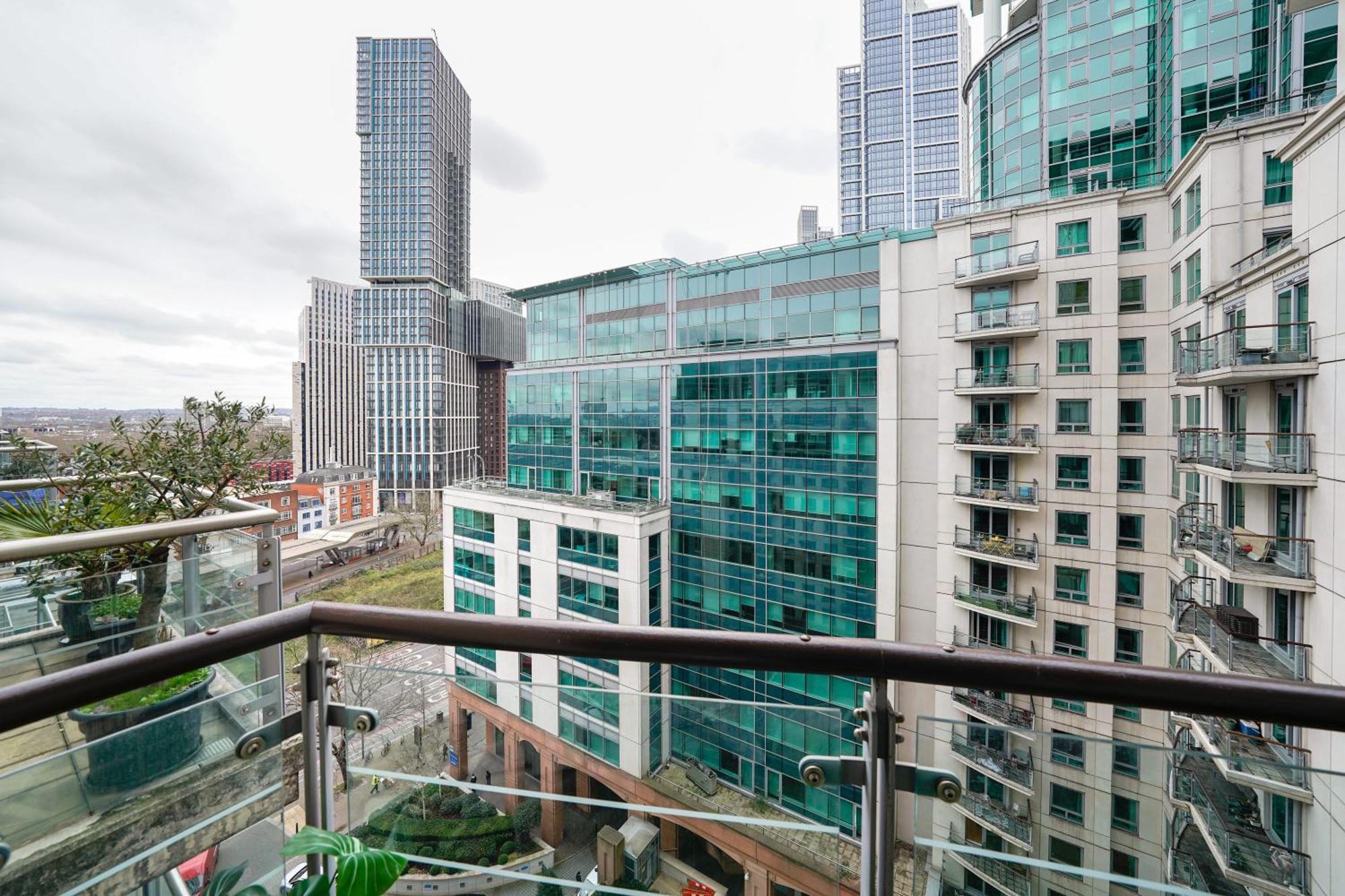 St George Wharf Apartment London Bagian luar foto